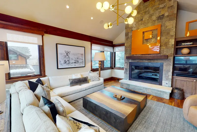Fox Crossing Luxury Home