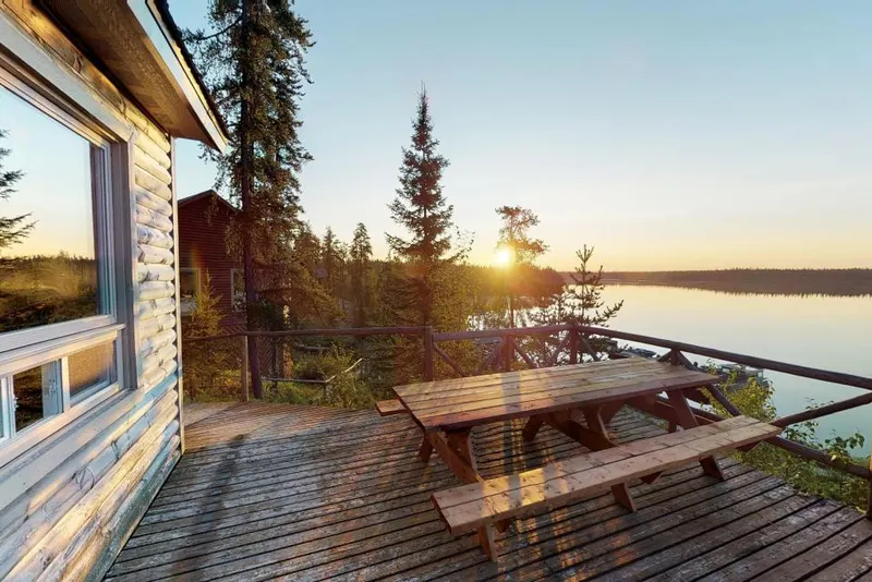 Mistassini Outfitter Camps - Pourvoirie Louis Jolliet