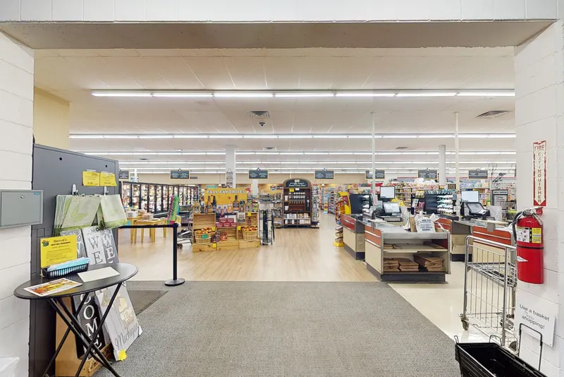 Darrell’s Market & Hardware