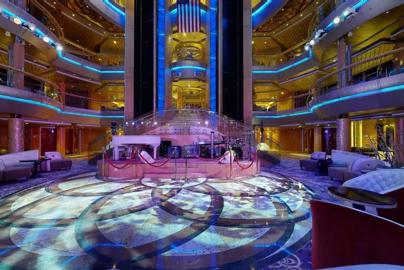 RCCL-  Grandeur of the Seas -  Ship Tour