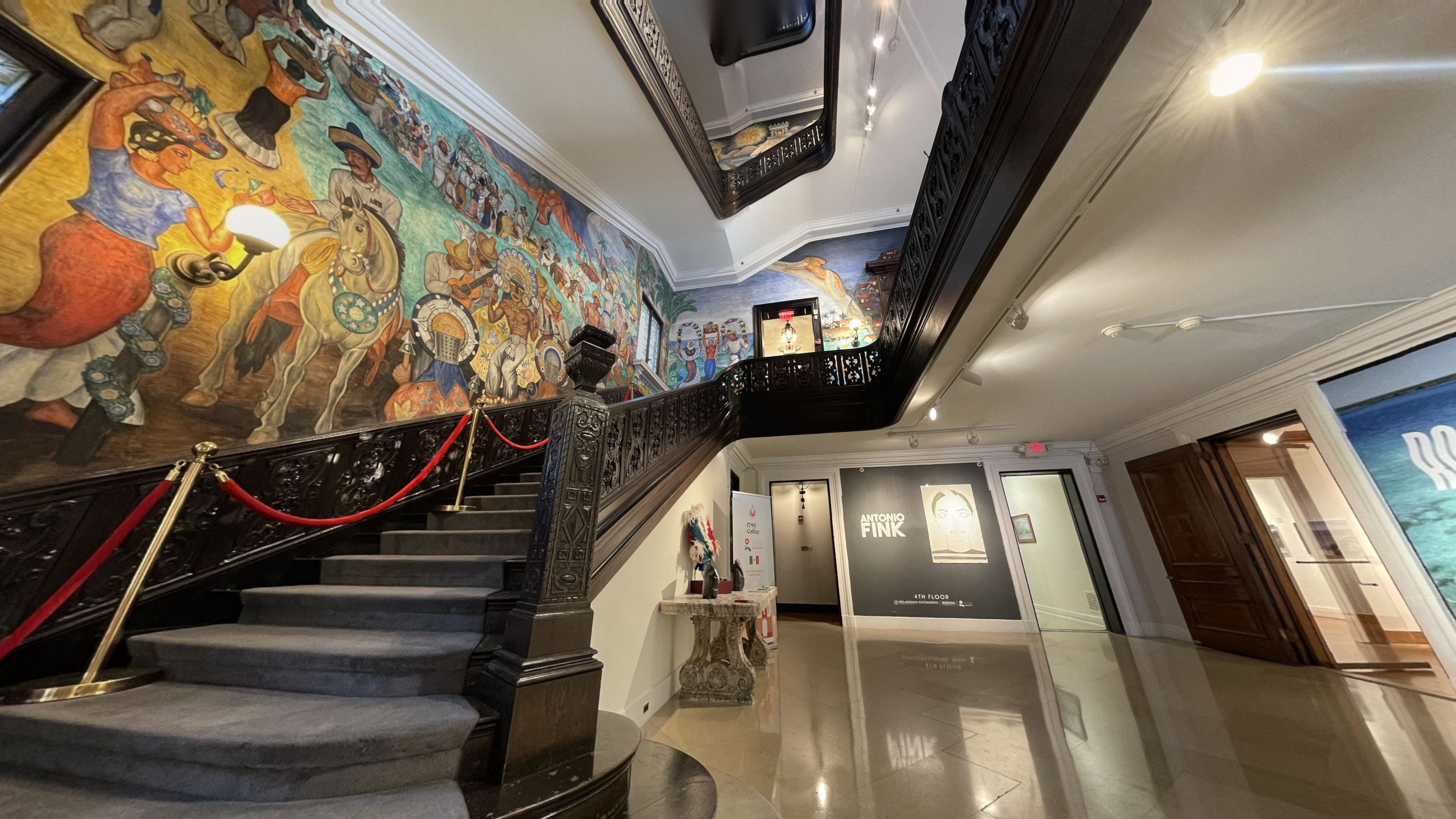 Превью тура — Mexican Cultural Institute
